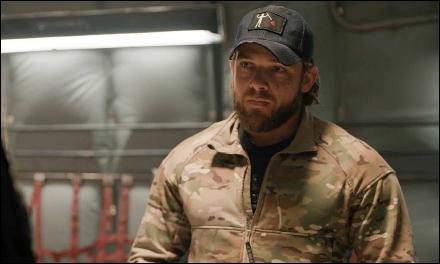 seal-team-star-max-thieriot (1300x780, 73 kБ...)